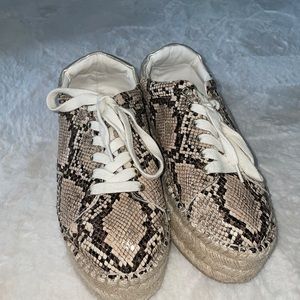 Brand new snake skin platform sneakers 🐍